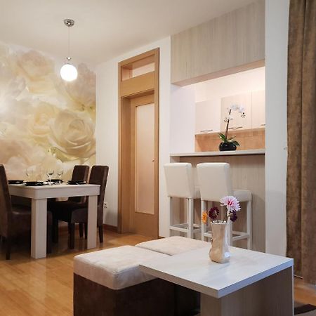 Apartman Kej Free Parking 크랄레보 외부 사진
