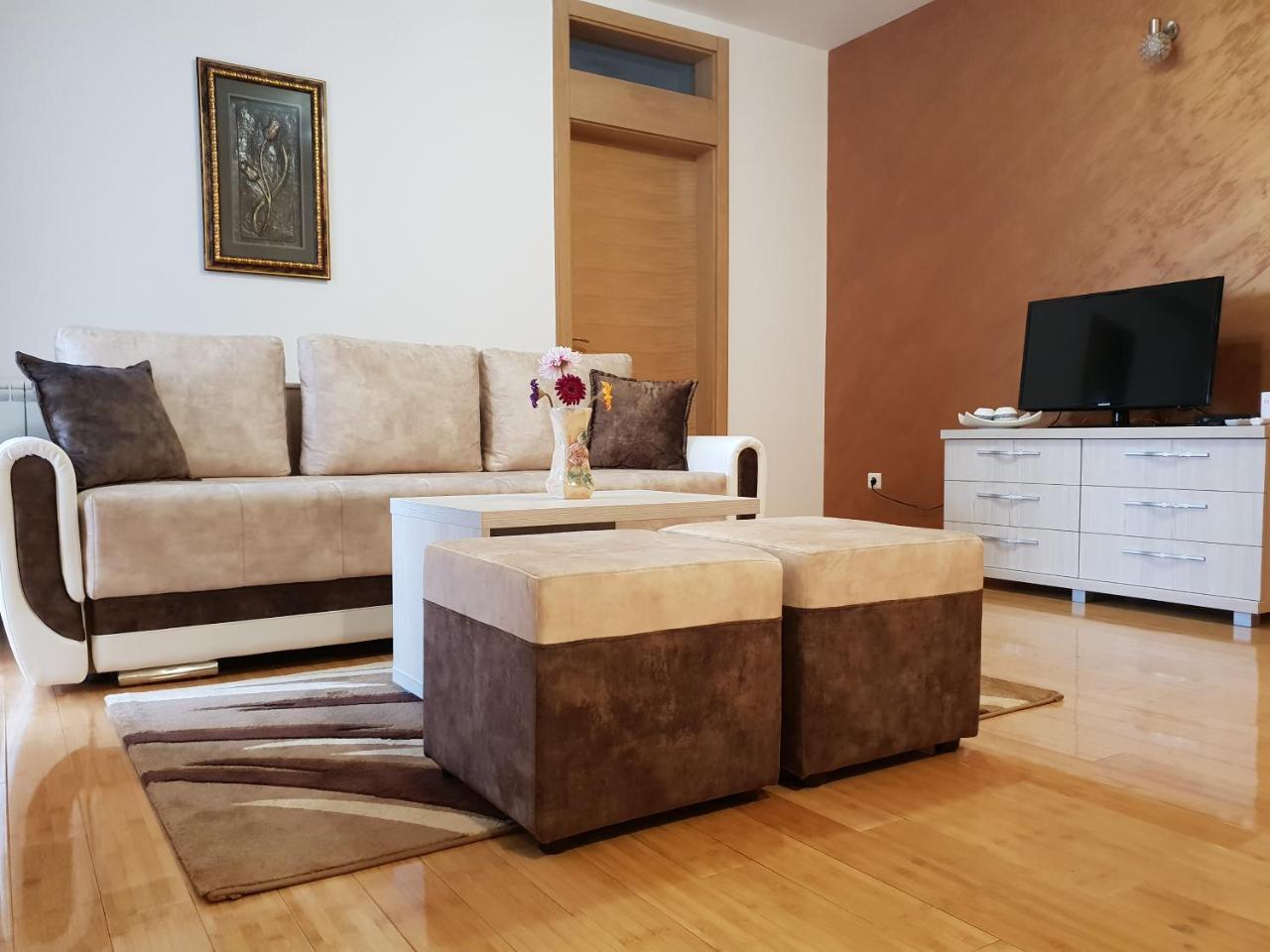 Apartman Kej Free Parking 크랄레보 외부 사진